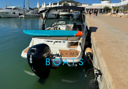 Alquiler de barcos en ibiza baylinervr5bowrider desde Santa Eulalia del Rio. Descubre Ibiza desde el mar con nuestra flota de barcos de alta calidad. Ofrecemos un servicio excepcional para que tus vacaciones sean inolvidables.