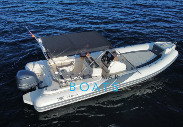 Alquiler de barcos en ibiza BSC78CLASSIC desde Santa Eulalia del Rio. Nuestro alquiler de barcos en Ibiza te ofrece la oportunidad de explorar las costas más hermosas de la isla. ¡Reserva ahora y vive una experiencia inolvidable!