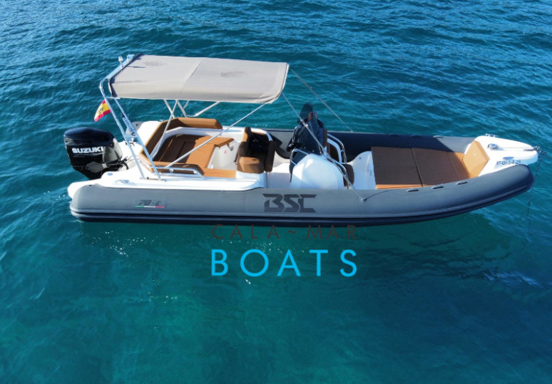 Alquiler de barcos en ibiza MIA desde Santa Eulalia del Rio. Nuestro alquiler de barcos en Ibiza te ofrece la oportunidad de explorar las costas más hermosas de la isla. ¡Reserva ahora y vive una experiencia inolvidable!