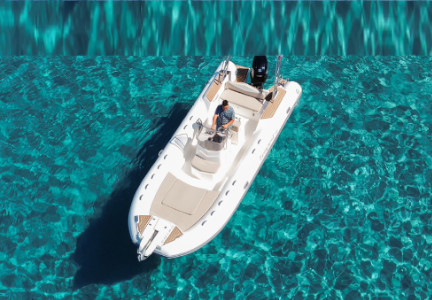 Alquiler de barcos en ibiza Torpedo desde Santa Eulalia del Rio. Descubre Ibiza desde una perspectiva diferente con nuestro alquiler de barcos. Una experiencia única para tus vacaciones en la isla.