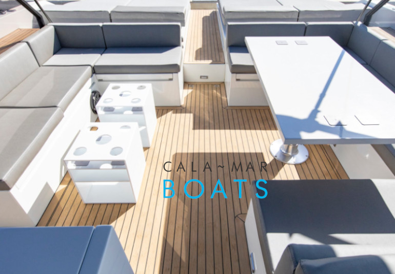Alquiler de barcos en ibiza Sheba desde Santa Eulalia del Rio. Descubre Ibiza desde el mar con nuestra flota de barcos de alta calidad. Ofrecemos un servicio excepcional para que tus vacaciones sean inolvidables.