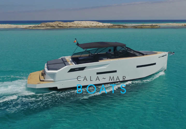 Alquiler de barcos en ibiza Sheba desde Santa Eulalia del Rio. Descubre Ibiza desde una perspectiva diferente con nuestro alquiler de barcos. Una experiencia única para tus vacaciones en la isla.