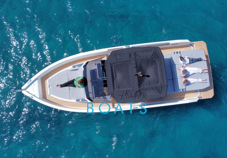 Alquiler de barcos en ibiza DEANTONIOD32 desde Santa Eulalia del Rio. ¿Quieres disfrutar de un día inolvidable en Ibiza? Alquila uno de nuestros barcos y descubre las maravillas que ofrece la isla.