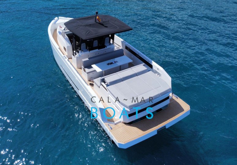 Alquiler de barcos en ibiza DEANTONIOD32 desde Santa Eulalia del Rio. Alquila un barco con nosotros y navega por las aguas cristalinas de Ibiza. Tenemos una gran selección de embarcaciones para satisfacer tus necesidades.