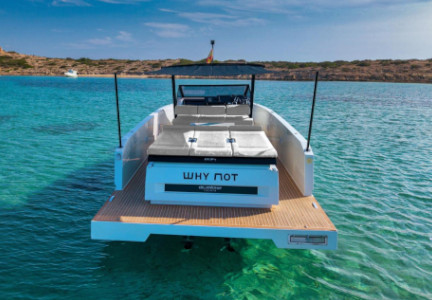 Alquiler de barcos en ibiza WHY NOT desde Santa Eulalia del Rio. Nuestro alquiler de barcos en Ibiza te ofrece la oportunidad de explorar las costas más hermosas de la isla. ¡Reserva ahora y vive una experiencia inolvidable!