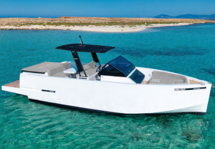 Alquiler de barcos en ibiza WHY NOT desde Santa Eulalia del Rio. Descubre Ibiza desde el mar con nuestra flota de barcos de alta calidad. Ofrecemos un servicio excepcional para que tus vacaciones sean inolvidables.