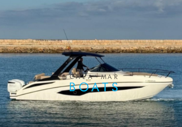 Alquiler de barcos en ibiza DEANTONIO34 desde Santa Eulalia del Rio. Descubre Ibiza desde una perspectiva diferente con nuestro alquiler de barcos. Una experiencia única para tus vacaciones en la isla.