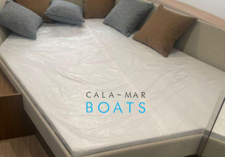 Alquiler de barcos en ibiza DEANTONIO34 desde Santa Eulalia del Rio. Descubre Ibiza desde el mar con nuestra flota de barcos de alta calidad. Ofrecemos un servicio excepcional para que tus vacaciones sean inolvidables.