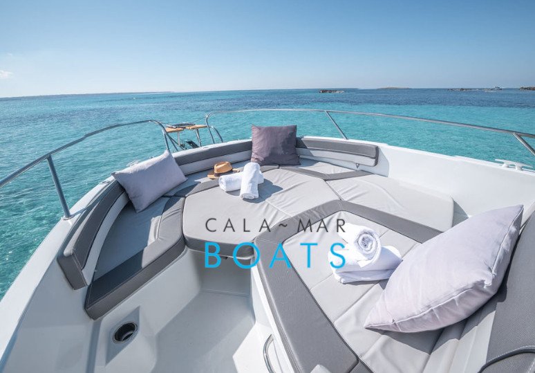 Alquiler de barcos en ibiza jeanneaucapcamarat9 desde Santa Eulalia del Rio. Nuestro alquiler de barcos en Ibiza te ofrece la oportunidad de explorar las costas más hermosas de la isla. ¡Reserva ahora y vive una experiencia inolvidable!
