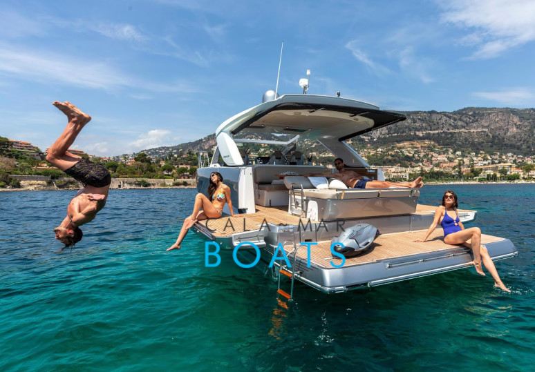 Alquiler de barcos en ibiza BABEL desde Santa Eulalia del Rio. Descubre Ibiza desde el mar con nuestra flota de barcos de alta calidad. Ofrecemos un servicio excepcional para que tus vacaciones sean inolvidables.