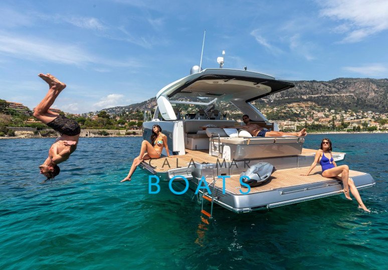 Alquiler de barcos en ibiza BABEL desde Santa Eulalia del Rio. Descubre Ibiza desde el mar con nuestra flota de barcos de alta calidad. Ofrecemos un servicio excepcional para que tus vacaciones sean inolvidables.