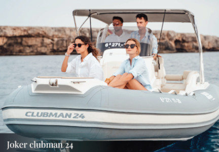 Alquiler de barcos en ibiza Jocker Clubman24 IBI desde Santa Eulalia del Rio. Descubre Ibiza desde el mar con nuestra flota de barcos de alta calidad. Ofrecemos un servicio excepcional para que tus vacaciones sean inolvidables.