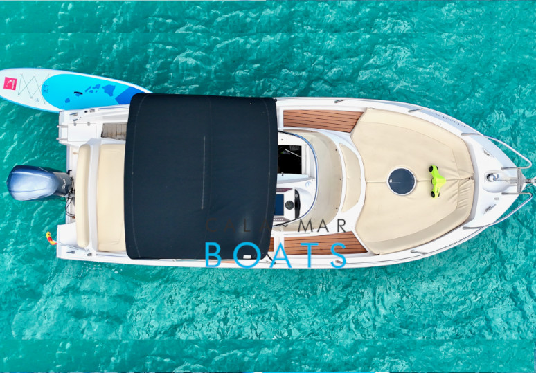 Alquiler de barcos en ibiza EXPERIENCE VII desde Santa Eulalia del Rio. ¿Quieres disfrutar de un día inolvidable en Ibiza? Alquila uno de nuestros barcos y descubre las maravillas que ofrece la isla.
