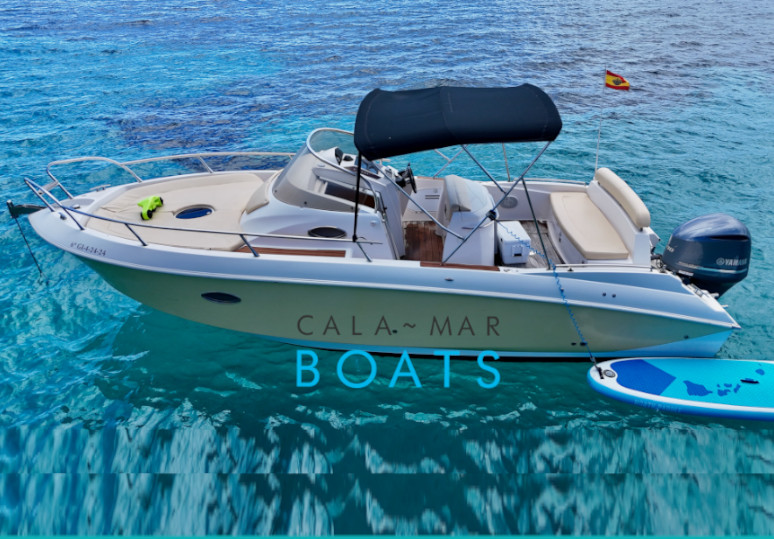 Alquiler de barcos en ibiza EXPERIENCE VII desde Santa Eulalia del Rio. Descubre Ibiza desde una perspectiva diferente con nuestro alquiler de barcos. Una experiencia única para tus vacaciones en la isla.