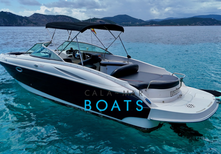 Alquiler de barcos en ibiza EXPERIENCE III desde Santa Eulalia del Rio. Nuestro alquiler de barcos en Ibiza te ofrece la oportunidad de explorar las costas más hermosas de la isla. ¡Reserva ahora y vive una experiencia inolvidable!