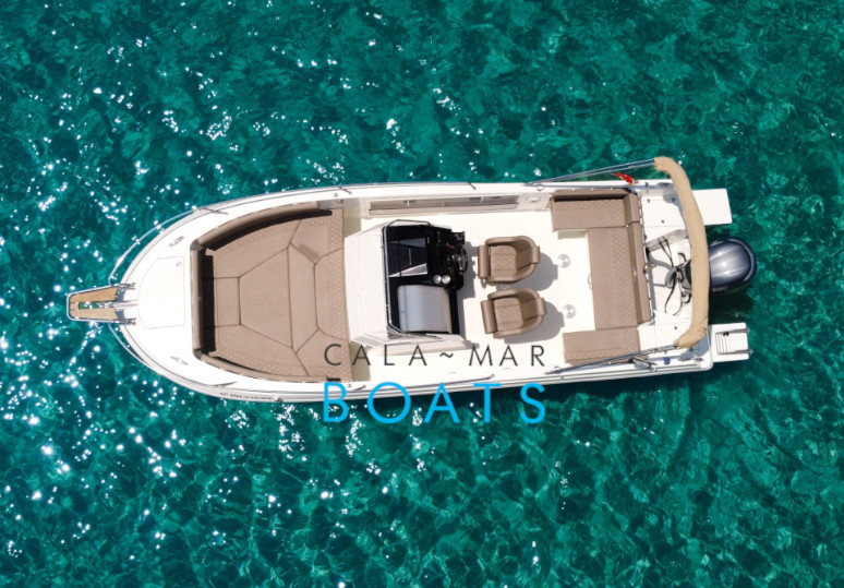 Alquiler de barcos en ibiza PARADIS desde Santa Eulalia del Rio. ¿Quieres disfrutar de un día inolvidable en Ibiza? Alquila uno de nuestros barcos y descubre las maravillas que ofrece la isla.