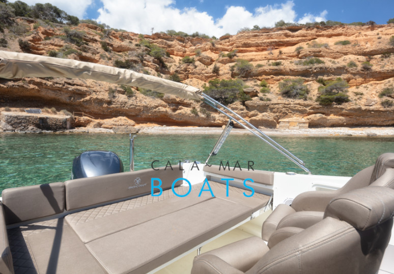 Alquiler de barcos en ibiza PARADIS desde Santa Eulalia del Rio. Descubre Ibiza desde el mar con nuestra flota de barcos de alta calidad. Ofrecemos un servicio excepcional para que tus vacaciones sean inolvidables.