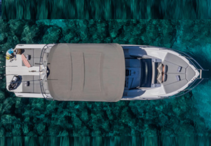 Alquiler de barcos en ibiza BYZANCE desde Santa Eulalia del Rio. ¿Quieres disfrutar de un día inolvidable en Ibiza? Alquila uno de nuestros barcos y descubre las maravillas que ofrece la isla.