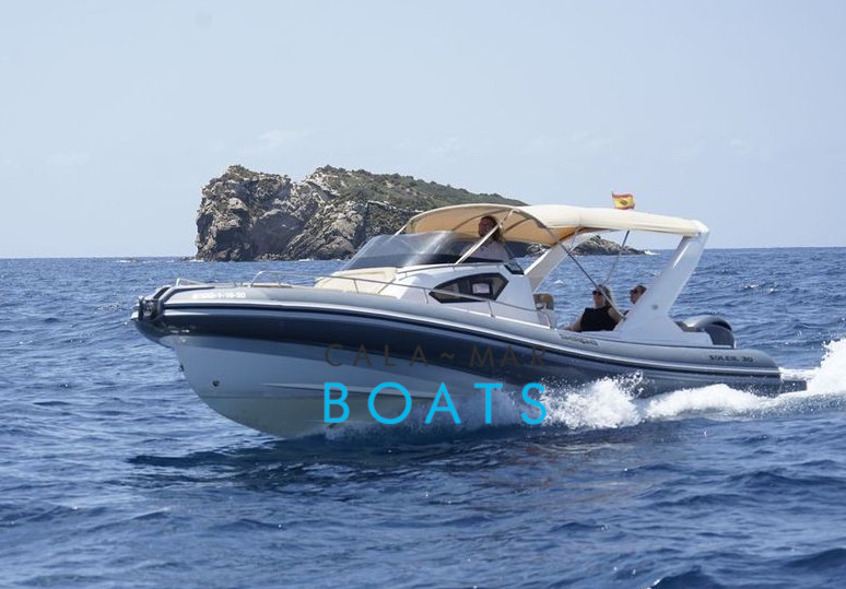 Alquiler de barcos en ibiza EXUMA desde Santa Eulalia del Rio. Descubre Ibiza desde una perspectiva diferente con nuestro alquiler de barcos. Una experiencia única para tus vacaciones en la isla.