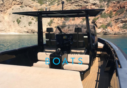 Alquiler de barcos en ibiza wally45 desde Santa Eulalia del Rio. Nuestro alquiler de barcos en Ibiza te ofrece la oportunidad de explorar las costas más hermosas de la isla. ¡Reserva ahora y vive una experiencia inolvidable!