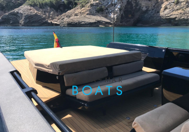 Alquiler de barcos en ibiza wally45 desde Santa Eulalia del Rio. Descubre Ibiza desde el mar con nuestra flota de barcos de alta calidad. Ofrecemos un servicio excepcional para que tus vacaciones sean inolvidables.
